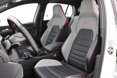 2024 Volkswagen Golf GTI SE