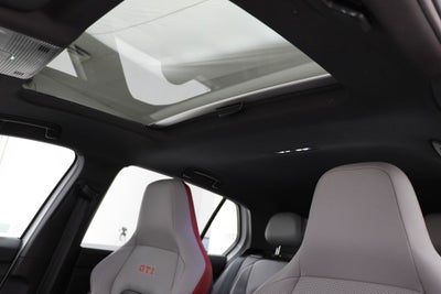 2024 Volkswagen Golf GTI SE