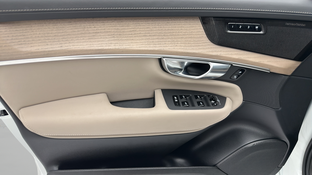 2026 Volvo XC90 B6 Plus 7-Seater