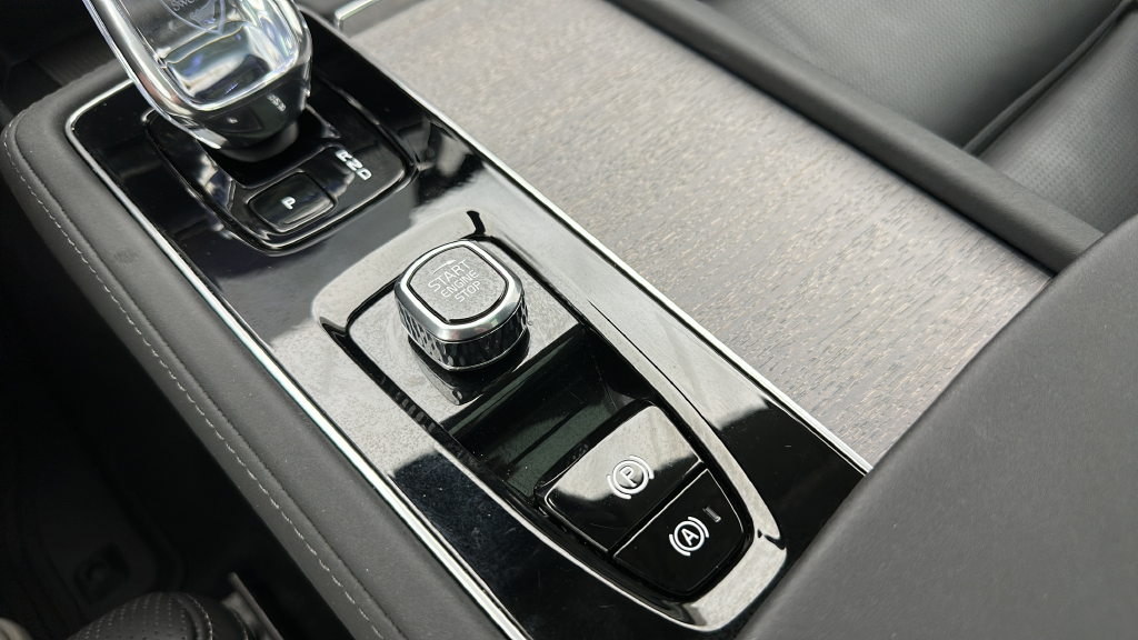 2026 Volvo XC90 B6 Ultra