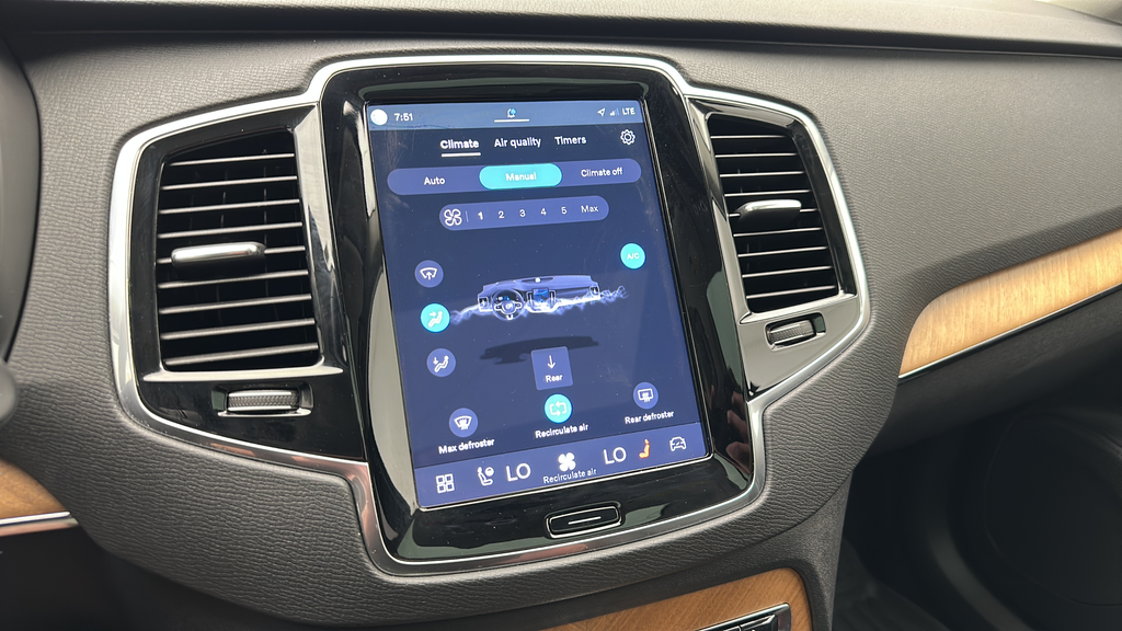 2023 Volvo XC90 B6 Plus 7-Seater