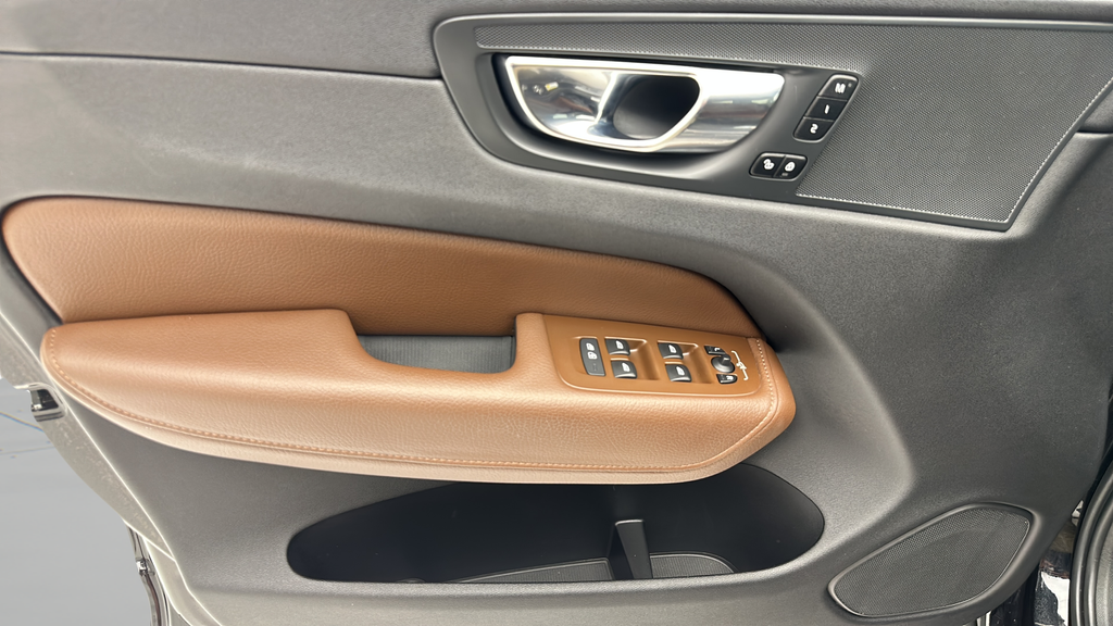 2020 Volvo XC60 T5 Momentum