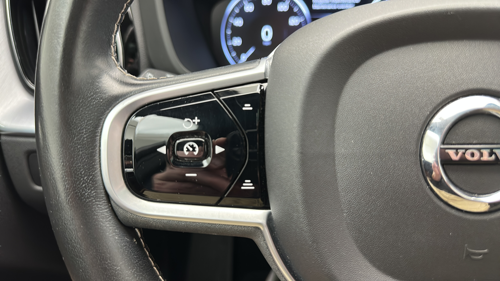 2020 Volvo XC60 T5 Momentum