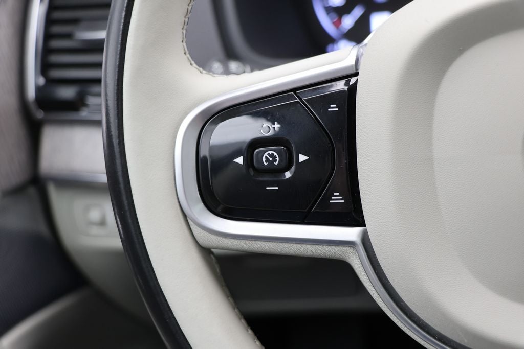 2022 Volvo XC90 T6 Inscription