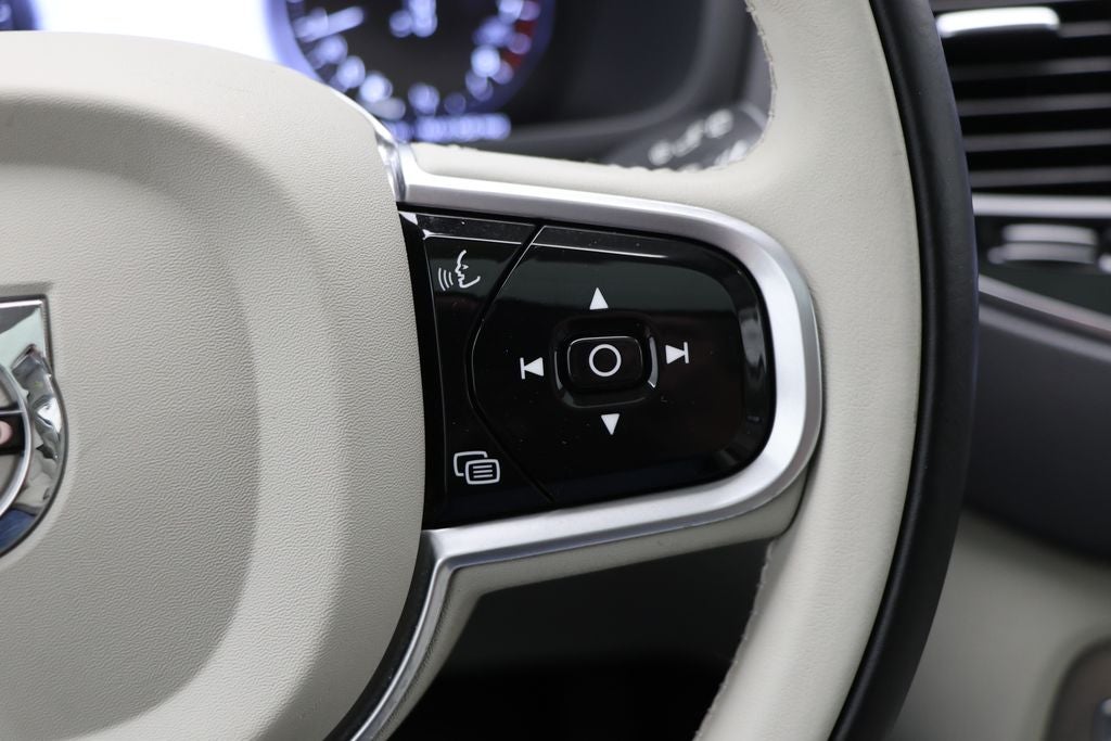 2022 Volvo XC90 T6 Inscription