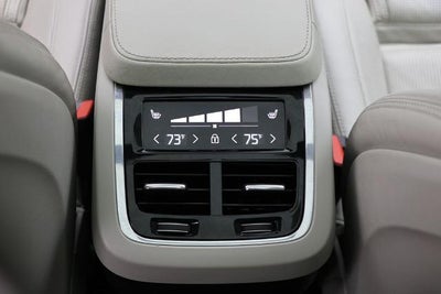 2022 Volvo XC90 T6 Inscription