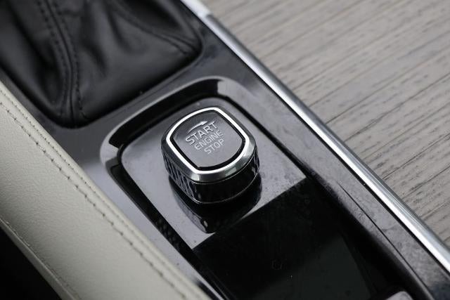 2022 Volvo XC90 T6 Inscription