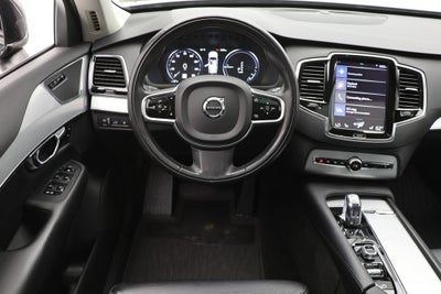 2016 Volvo XC90 Hybrid T8 Momentum