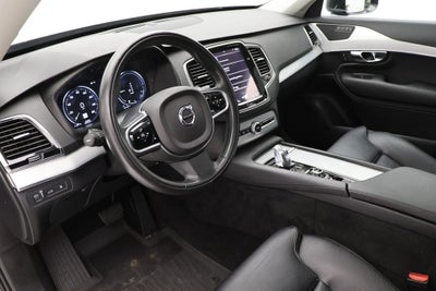 2016 Volvo XC90 Hybrid T8 Momentum