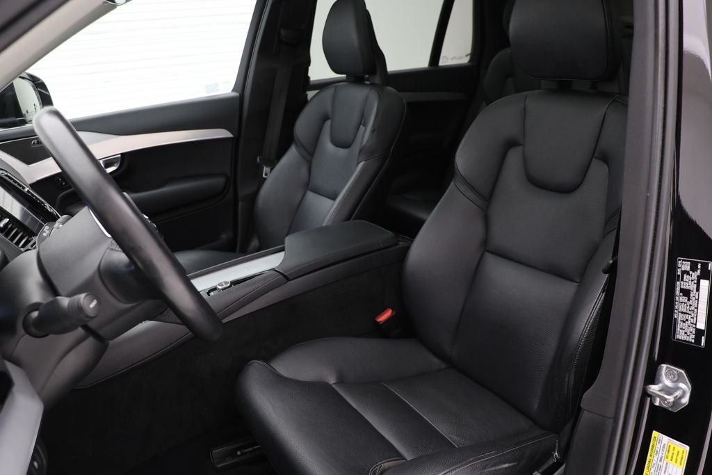 2016 Volvo XC90 Hybrid T8 Momentum