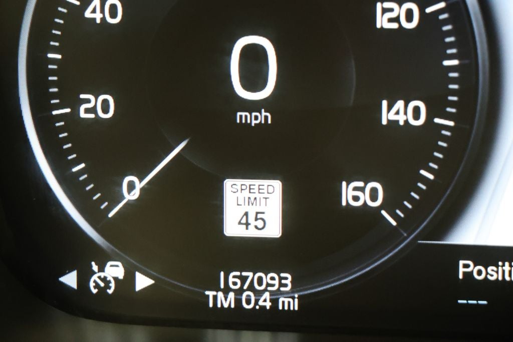 2016 Volvo XC90 Hybrid T8 Momentum