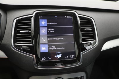 2016 Volvo XC90 Hybrid T8 Momentum