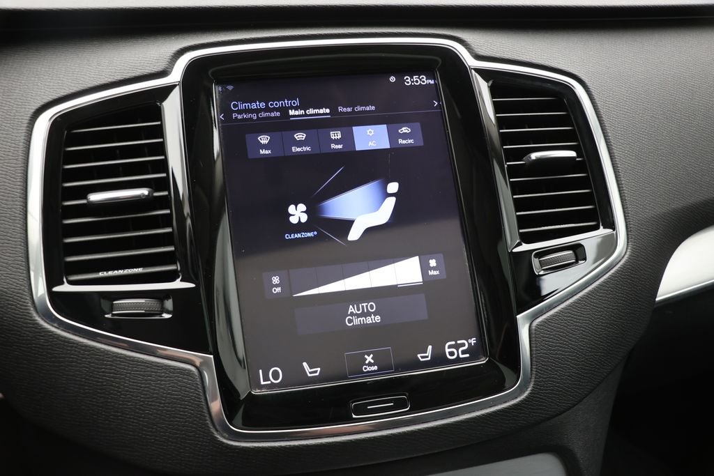 2016 Volvo XC90 Hybrid T8 Momentum