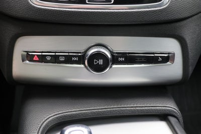 2016 Volvo XC90 Hybrid T8 Momentum