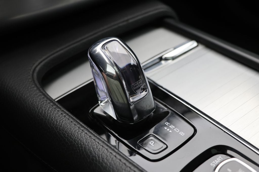 2016 Volvo XC90 Hybrid T8 Momentum