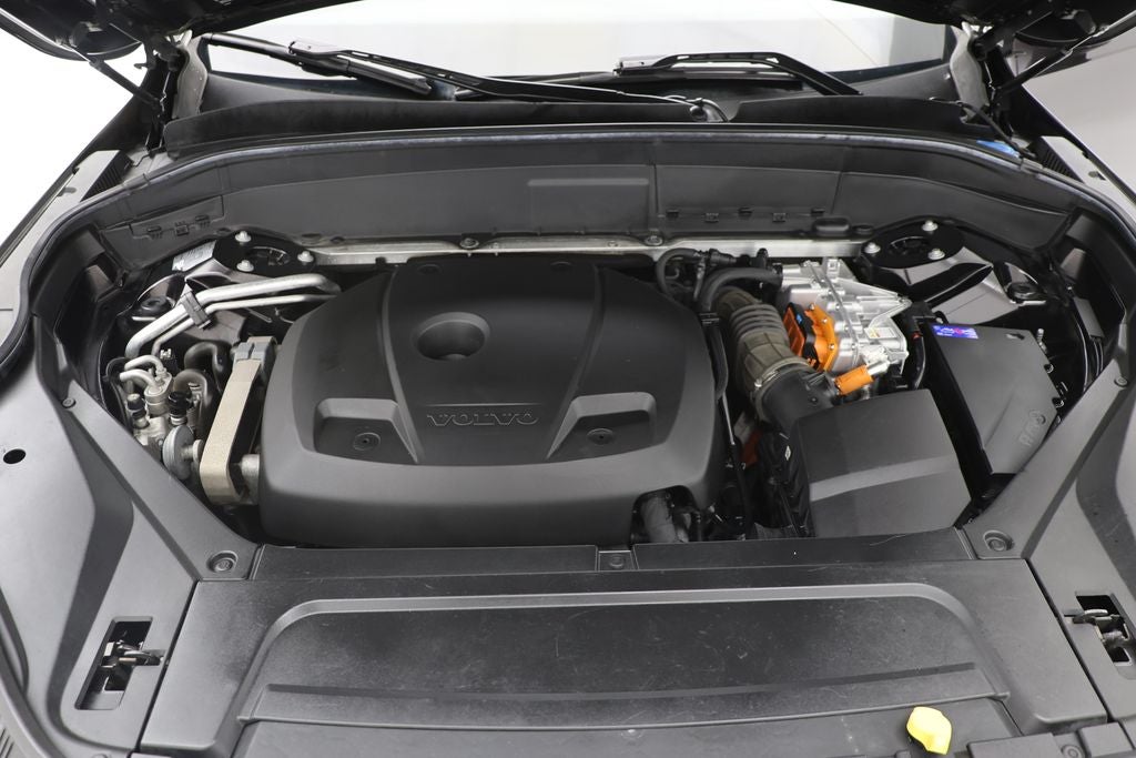 2016 Volvo XC90 Hybrid T8 Momentum