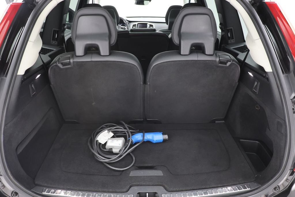 2016 Volvo XC90 Hybrid T8 Momentum