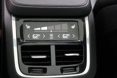 2016 Volvo XC90 Hybrid T8 Momentum