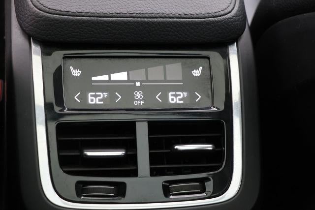 2016 Volvo XC90 Hybrid T8 Momentum