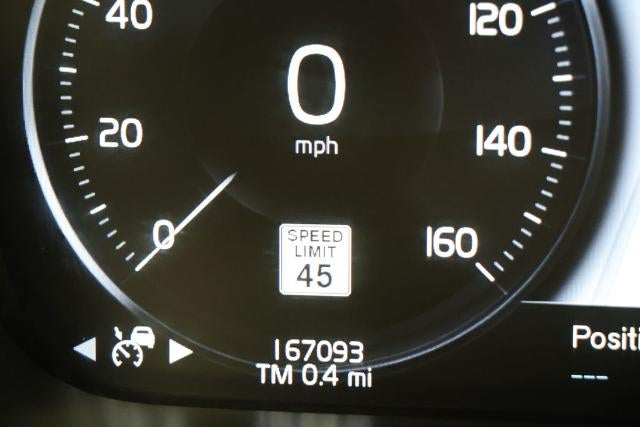 2016 Volvo XC90 Hybrid T8 Momentum