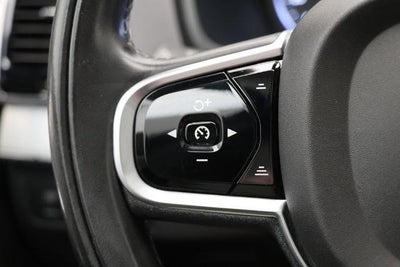 2016 Volvo XC90 Hybrid T8 Momentum