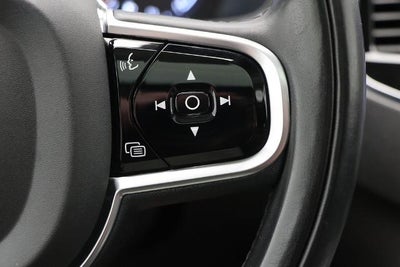 2016 Volvo XC90 Hybrid T8 Momentum