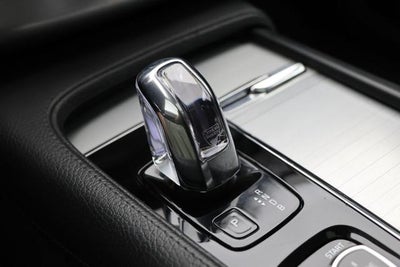 2016 Volvo XC90 Hybrid T8 Momentum