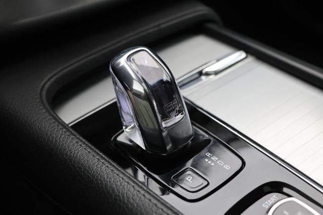 2016 Volvo XC90 Hybrid T8 Momentum
