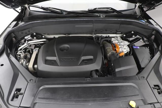 2016 Volvo XC90 Hybrid T8 Momentum