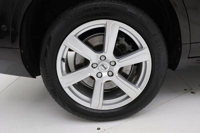 2016 Volvo XC90 Hybrid T8 Momentum