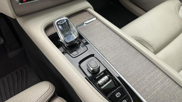2021 Volvo XC90 Recharge Plug-In Hybrid T8 Inscription 7 Passenger