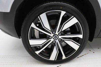2021 Volvo XC40 Recharge Pure Electric P8