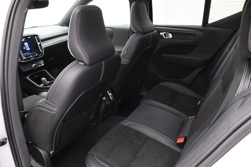 2021 Volvo XC40 Recharge Pure Electric P8