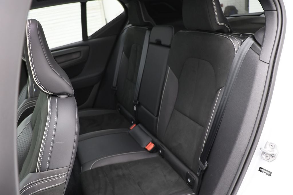 2021 Volvo XC40 Recharge Pure Electric P8