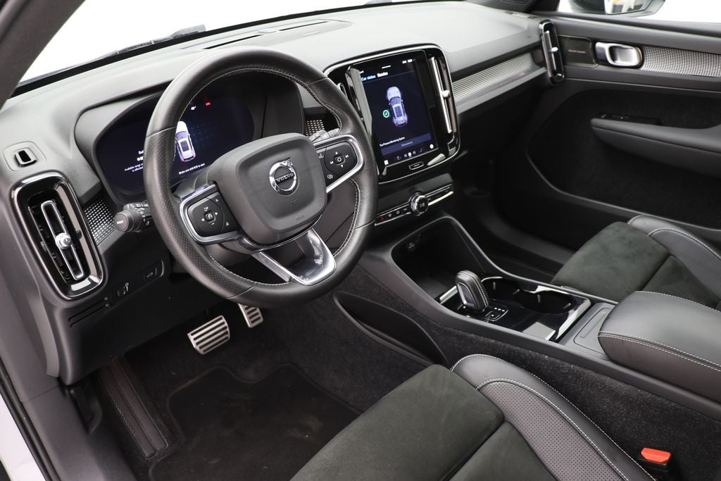 2021 Volvo XC40 Recharge Pure Electric P8