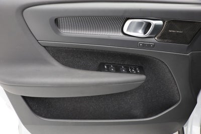 2021 Volvo XC40 Recharge Pure Electric P8