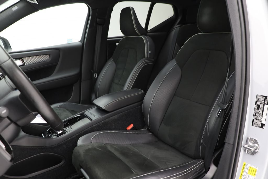 2021 Volvo XC40 Recharge Pure Electric P8