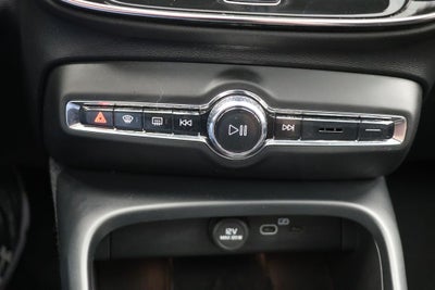 2021 Volvo XC40 Recharge Pure Electric P8