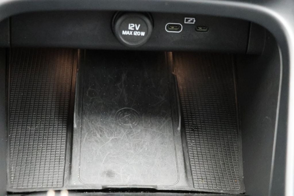 2021 Volvo XC40 Recharge Pure Electric P8