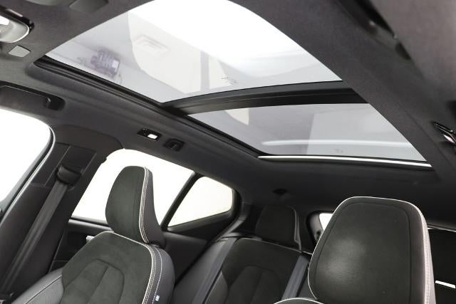 2021 Volvo XC40 Recharge Pure Electric P8