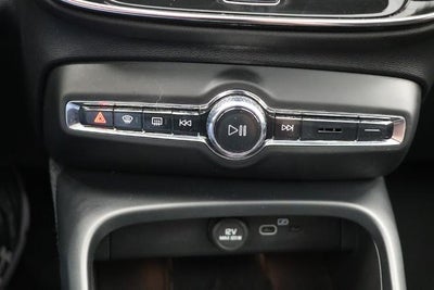 2021 Volvo XC40 Recharge Pure Electric P8