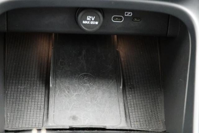 2021 Volvo XC40 Recharge Pure Electric P8