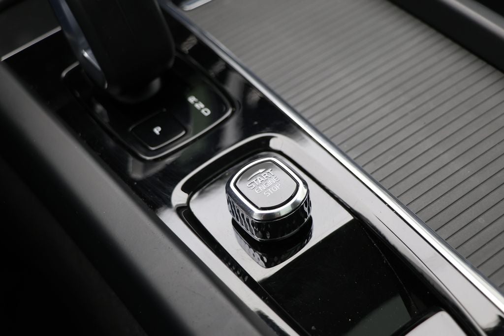 2023 Volvo XC60 B5 Core