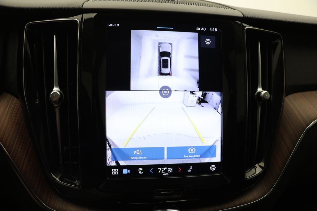 2024 Volvo XC60 B5 Plus Dark Theme