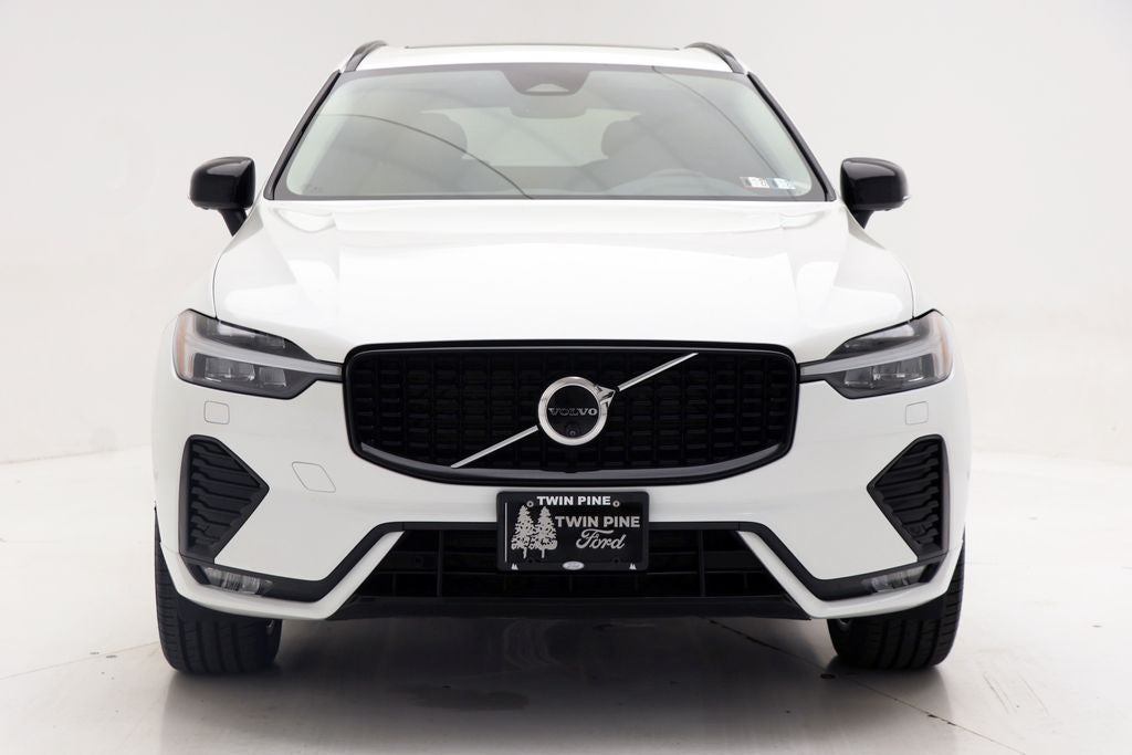 2024 Volvo XC60 B5 Plus Dark Theme