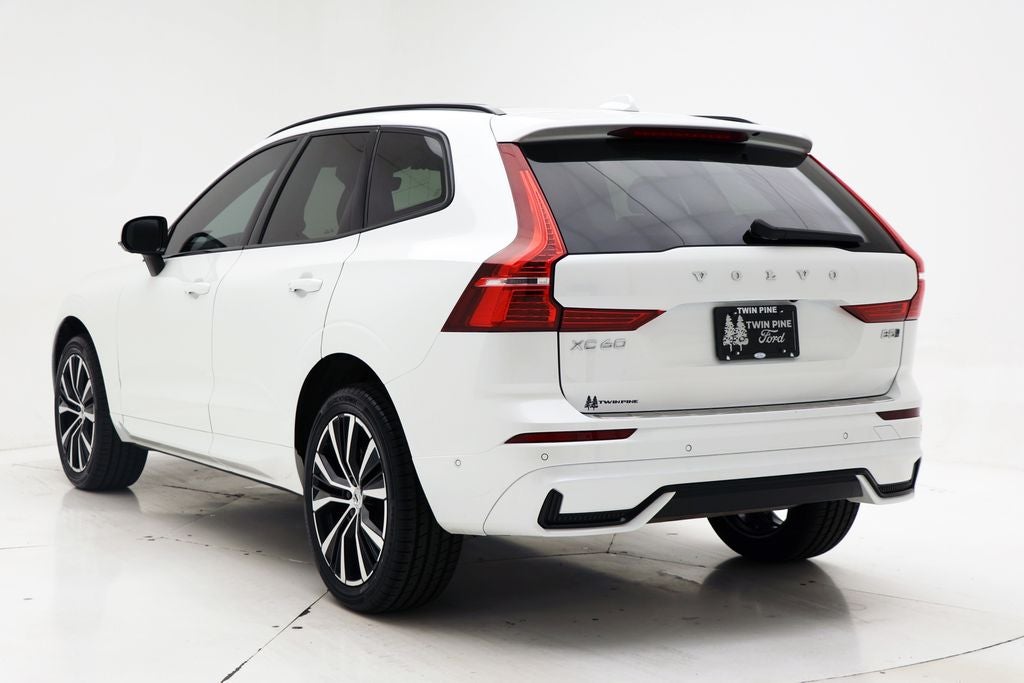 2024 Volvo XC60 B5 Plus Dark Theme