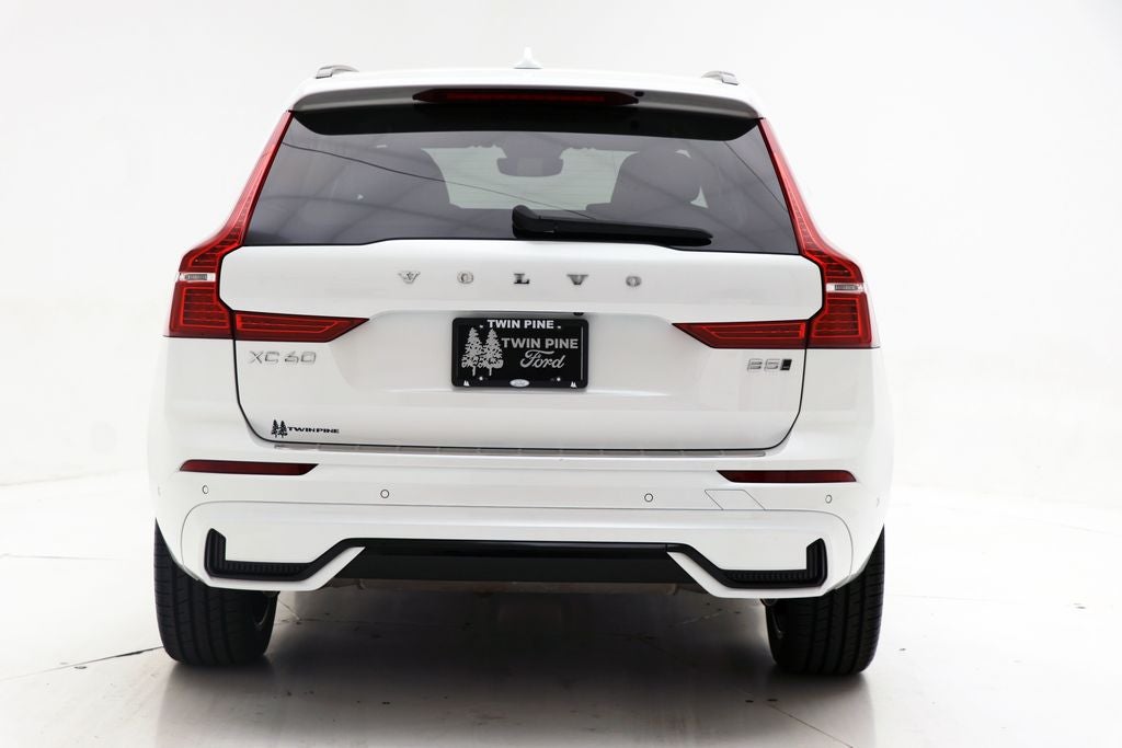 2024 Volvo XC60 B5 Plus Dark Theme