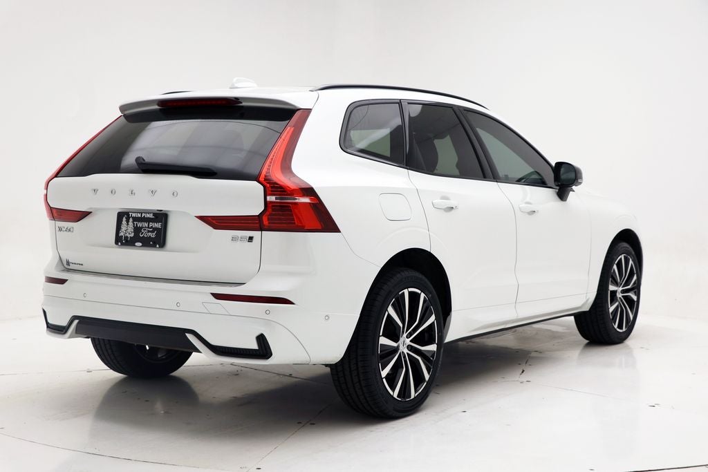 2024 Volvo XC60 B5 Plus Dark Theme