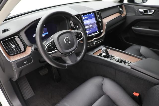 2024 Volvo XC60 B5 Plus Dark Theme
