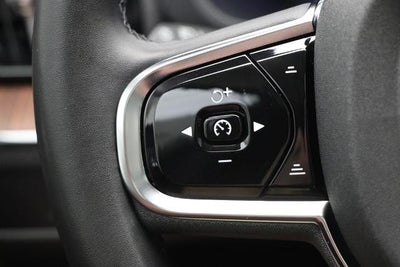 2024 Volvo XC60 B5 Plus Dark Theme